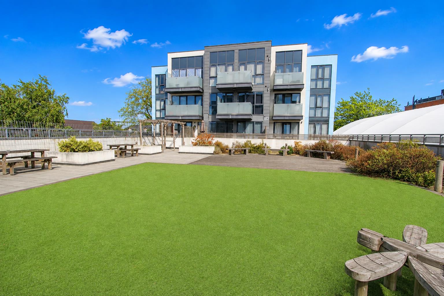 Peake Court, 2 Cavalier Close, Wallington